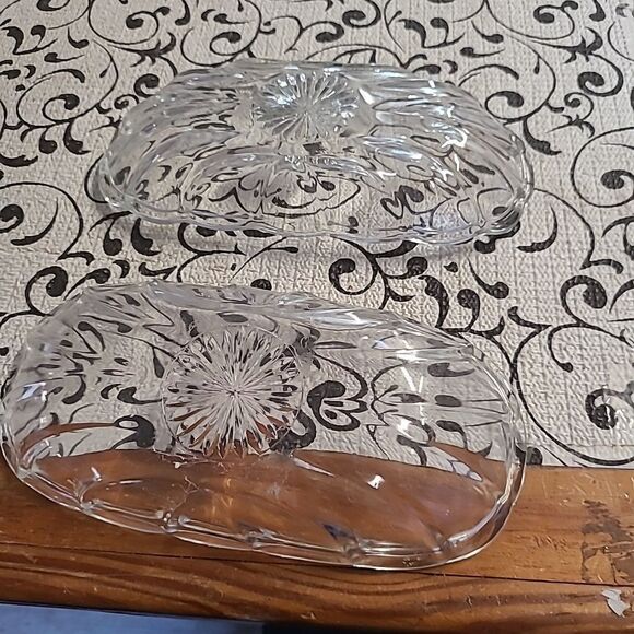 Pair of Anchor Hocking Dishes - Picture 2 of 4